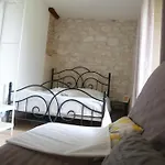 Coussoulesses Bed & Breakfast Anthé
