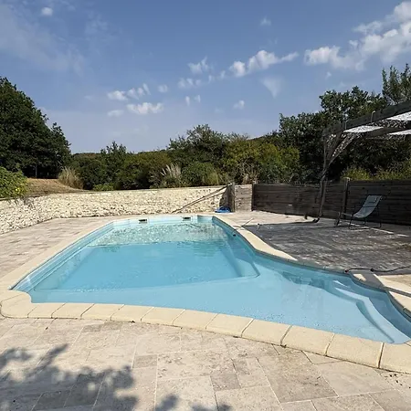 Coussoulesses Bed & Breakfast Anthé