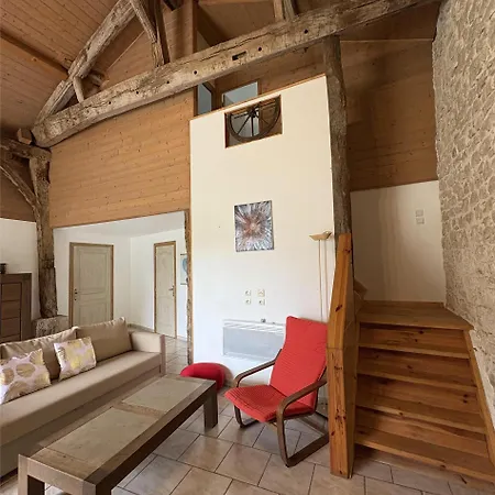 Coussoulesses Bed & Breakfast Anthé