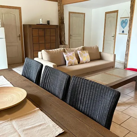 Coussoulesses Bed & Breakfast Anthé