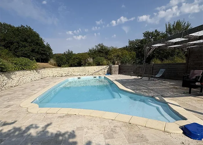 Coussoulesses Bed & Breakfast Anthé